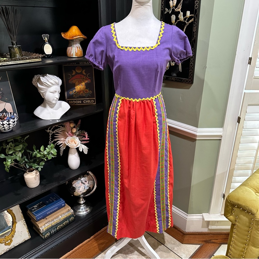 Vintage Puff Sleeve Colorblock Dress – Red & Purple – Midi Length